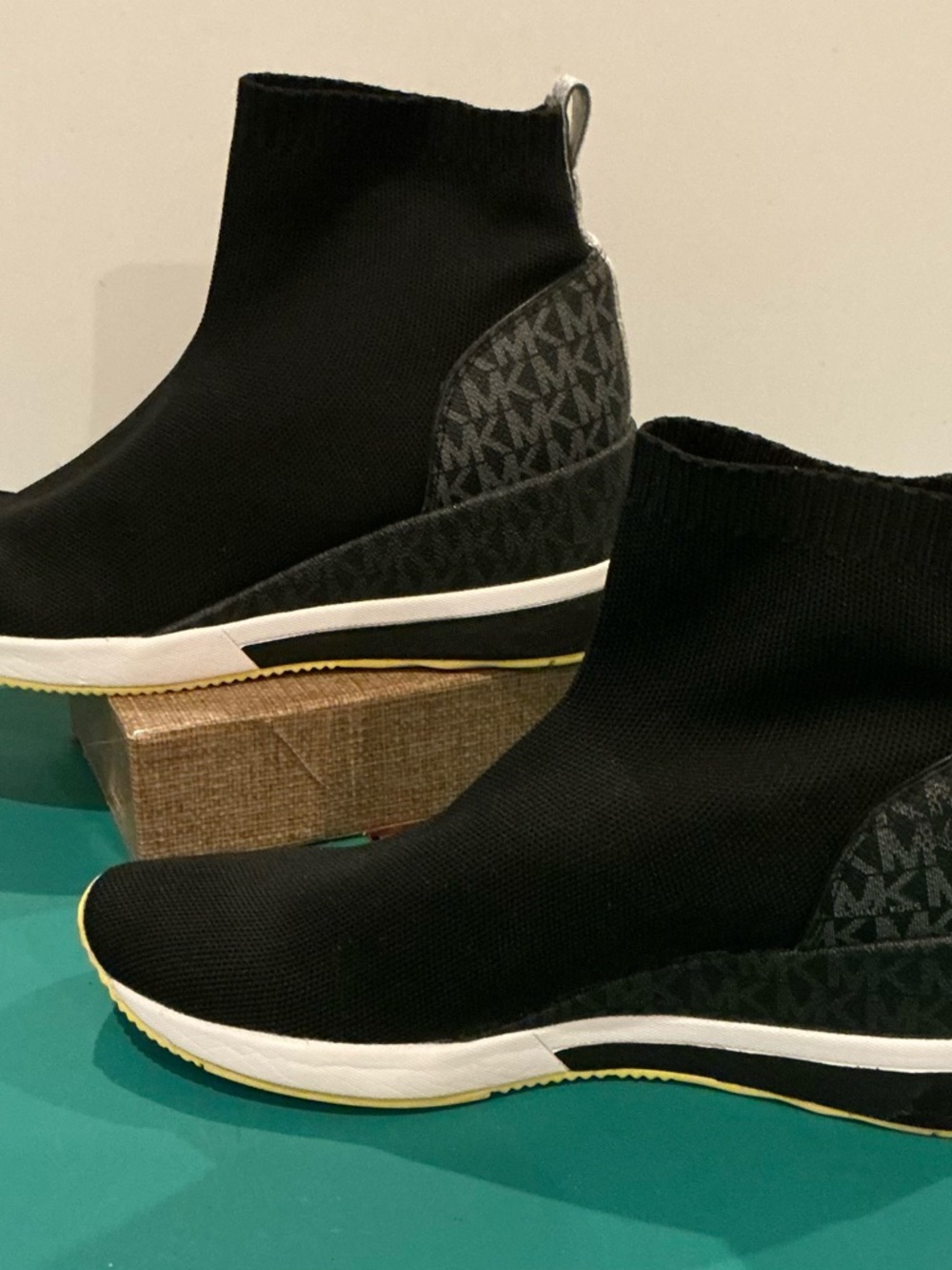 Michael Kors Skyler Bootie /Sock Sneakers Size 9 - Picture 3 of 8